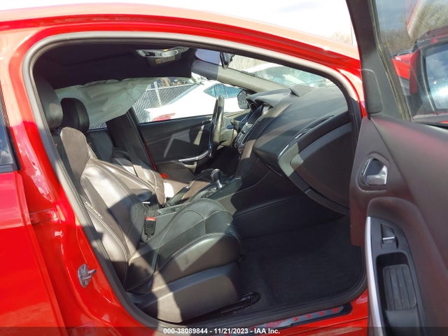 2015 FORD FOCUS ST VIN: 1FADP3L93FL255425