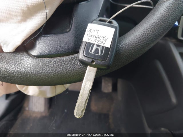 Honda CR-V LX 2017 7FARW5H34HE005754 Image 11