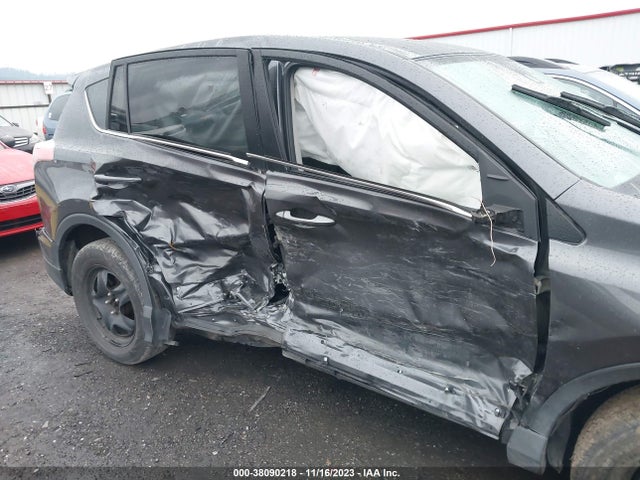 2018 TOYOTA RAV4 LE VIN: 2T3BFREV9JW763325