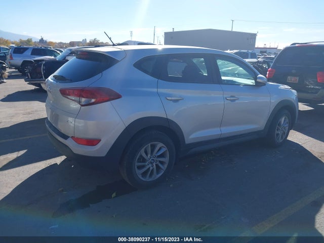 Hyundai TUCSON SE 2018 KM8J2CA45JU690660 Image 4