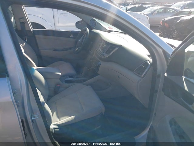 Hyundai TUCSON SE 2018 KM8J2CA45JU690660 Image 5