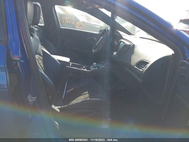 1C3CCCBG2FN551644 Chrysler 200 S