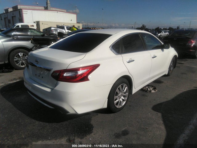 Nissan Altima 2.5 S 2017 1N4AL3AP4HC216829 Image 4
