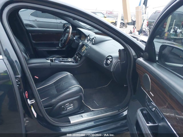 2012 JAGUAR XJ SAJWA1CB0CLV27390 Photo 4