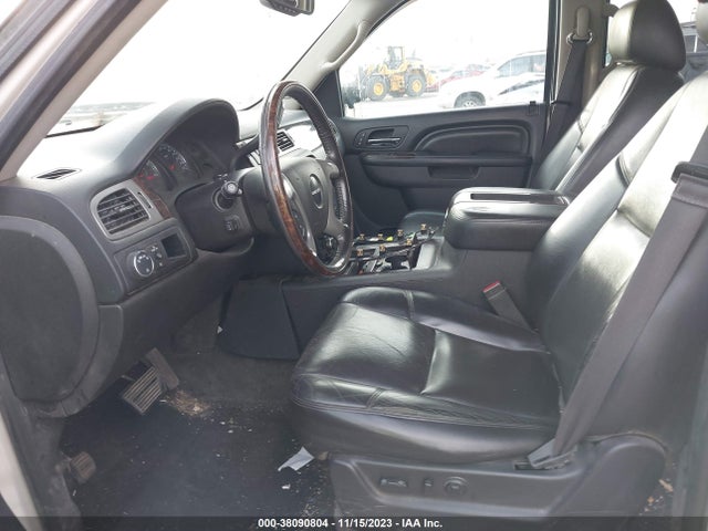 2013 GMC YUKON XL 1500 DENALI VIN: 1GKS2MEF2DR317498