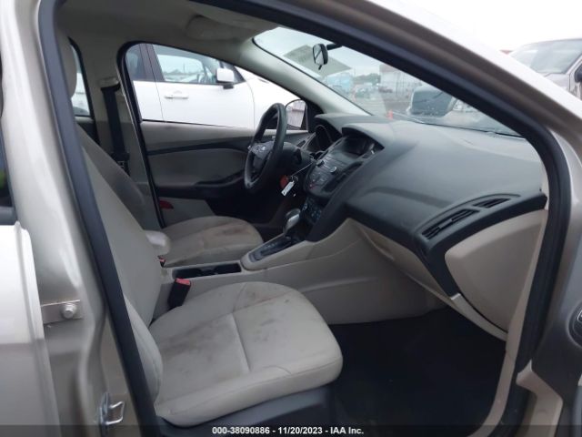1FADP3F28JL265794 Ford FOCUS SE