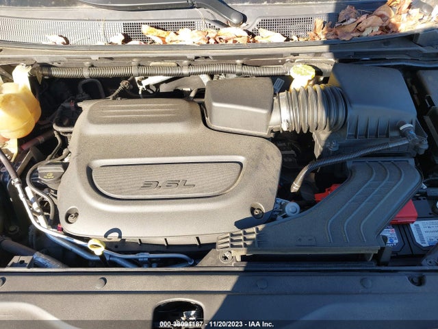 2C4RC1DGXMR509083 Chrysler Voyager Lxi
