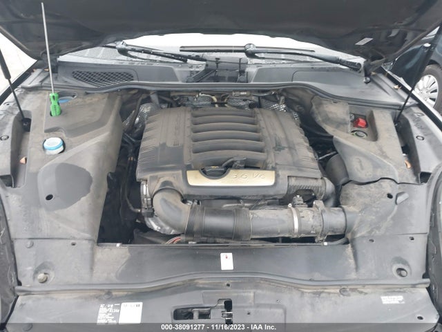 2016 PORSCHE CAYENNE WP1AA2A26GLA11198 Photo 9