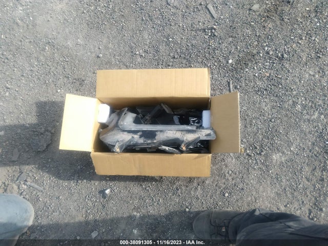 Продажа на аукционе авто 2017 Chevrolet Malibu 1lt, vin: 1G1ZE5ST1HF114264, номер лота: 38091305