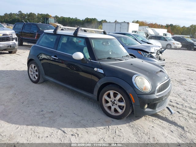 2010 MINI COOPER HARDTOP WMWMF7C53ATZ34635 Photo 0