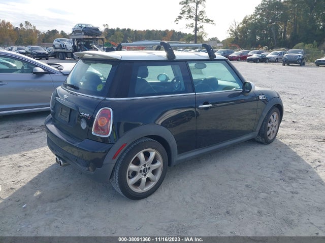 2010 MINI COOPER HARDTOP WMWMF7C53ATZ34635 Photo 3