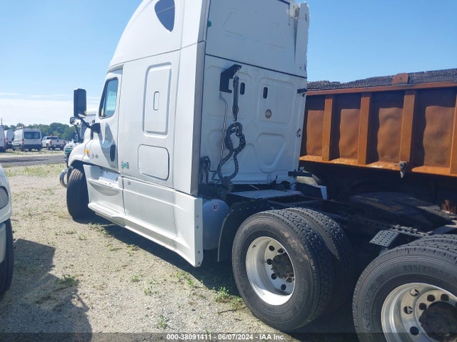 2017 Freightliner Cascadia 125 მანქანა იყიდება აუქციონზე, vin: 3AKJGLDR1HSHJ4837, აუქციონის ნომერი: 38091411