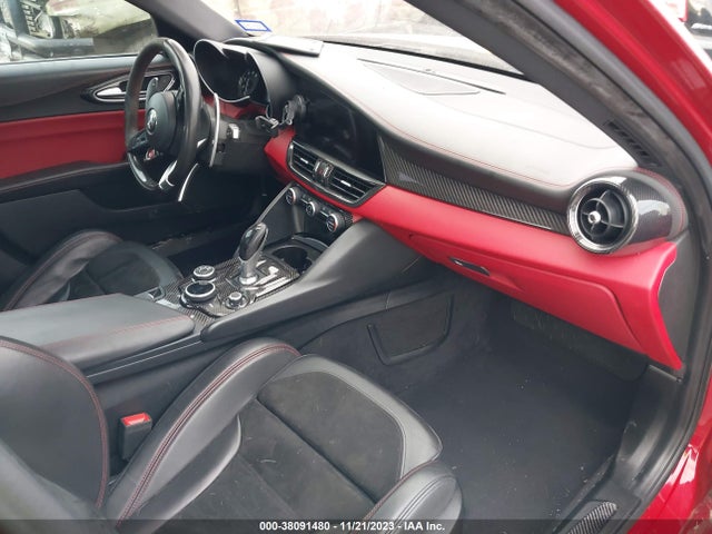 ZARFAEAV8J7574133 Alfa Romeo Giulia Quadrifoglio Rwd