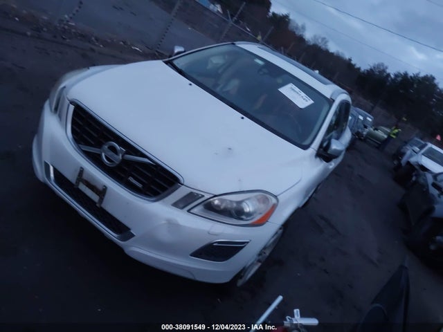 2010 VOLVO XC60 T6/T6 R-DESIGN VIN: YV4992DZ2A2113694