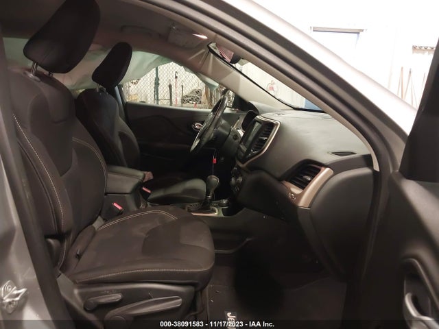 1C4PJMCBXFW606525 Jeep Cherokee Latitude