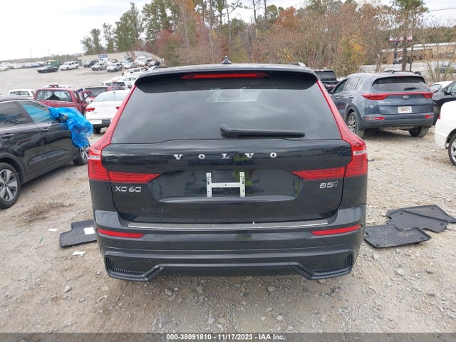 2023 VOLVO XC60 B5 PLUS DARK THEME VIN: YV4L12RL2P1268830