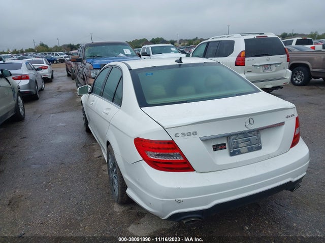 2013 MERCEDES-BENZ C 300 SPORT 4MATIC/LUXURY 4MATIC VIN: WDDGF8AB2DR293421