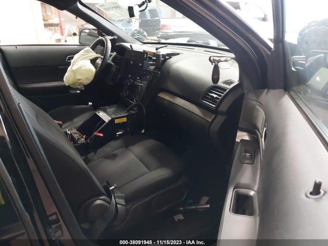 Ford Police Interceptor Utility 2019 1FM5K8AR8KGA63266 Image 5