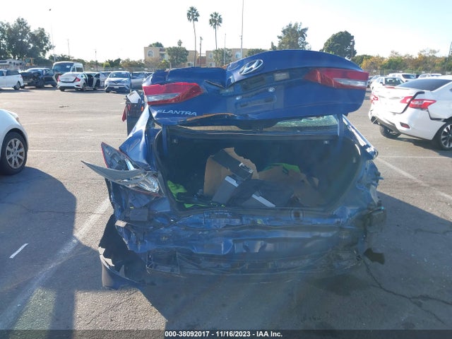 2018 HYUNDAI ELANTRA SEL VIN: 5NPD84LF9JH219562