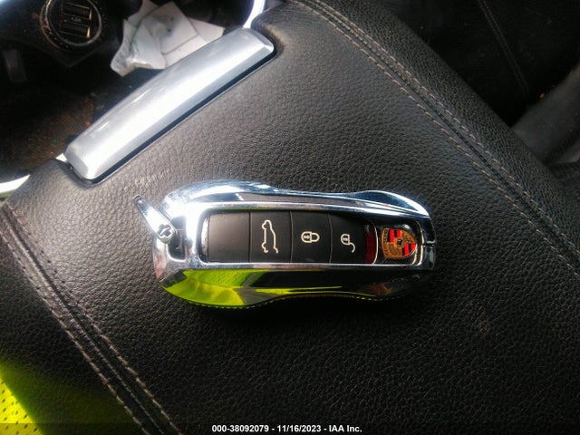 2017 PORSCHE CAYENNE WP1AB2A25HLA51450 Photo 10