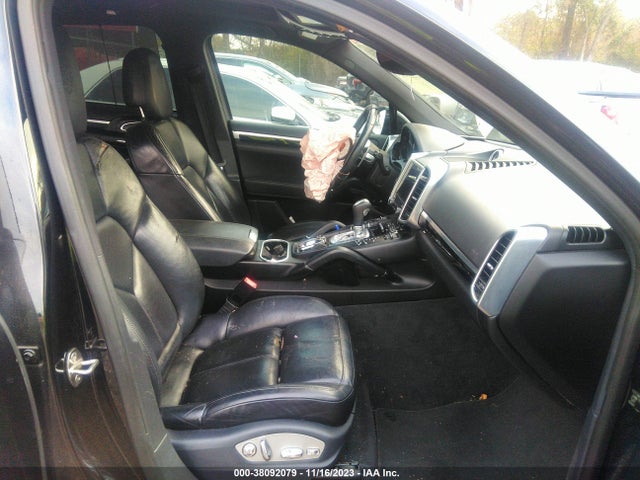 2017 PORSCHE CAYENNE WP1AB2A25HLA51450 Photo 4