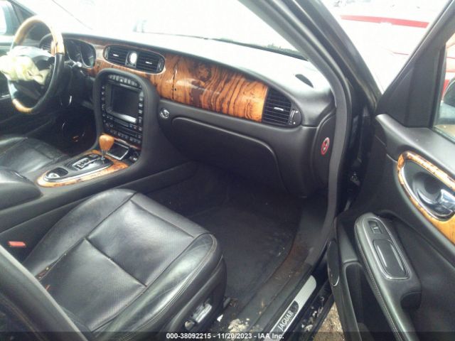 2009 JAGUAR XJ SAJWA71B29SH30692 Photo 4