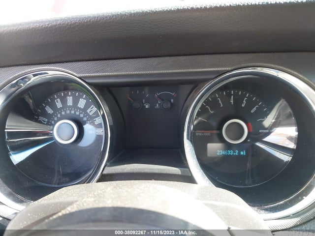 2014 FORD MUSTANG V6 VIN: 1ZVBP8AM4E5277424