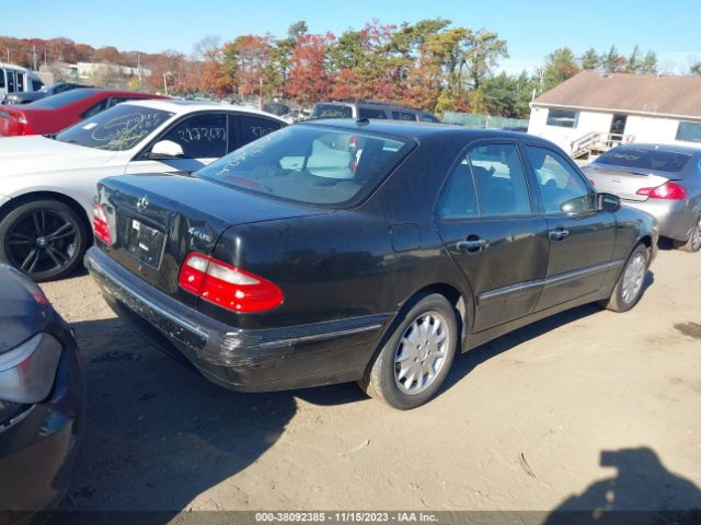 2001 MERCEDES-BENZ E-CLASS WDBJF82J91X058493 Photo 3