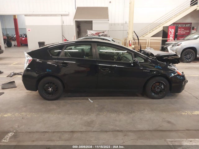 Toyota Prius Two 2014 JTDKN3DU8E1821891 Image 13