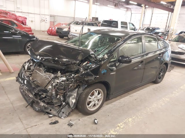 Toyota Prius Two 2014 JTDKN3DU8E1821891 Image 2