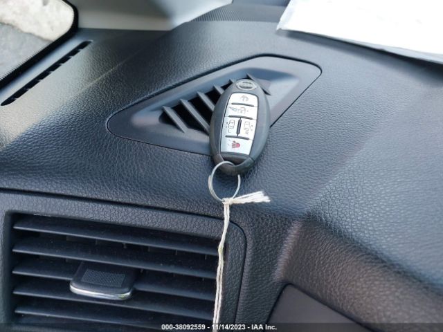 JN8AE2KP6F9121930 Nissan Quest Sv