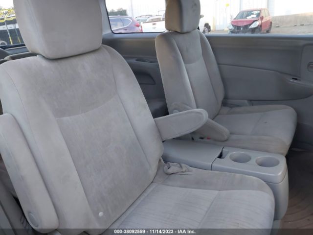 JN8AE2KP6F9121930 Nissan Quest Sv