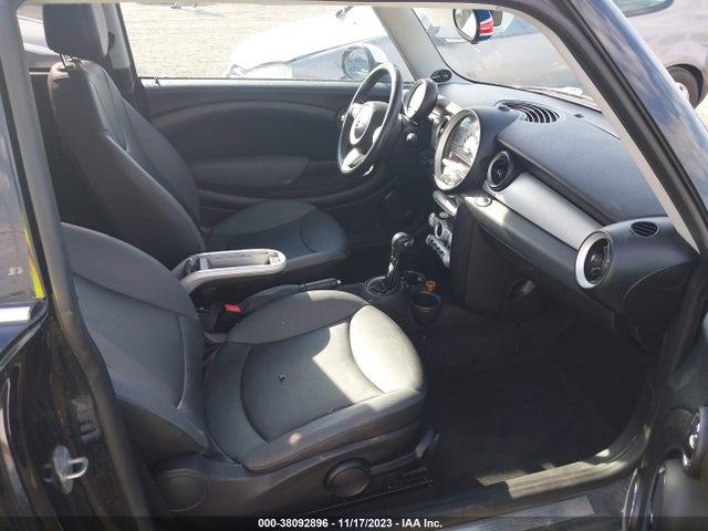 2010 MINI COOPER WMWMF3C59ATZ24863 Photo 4