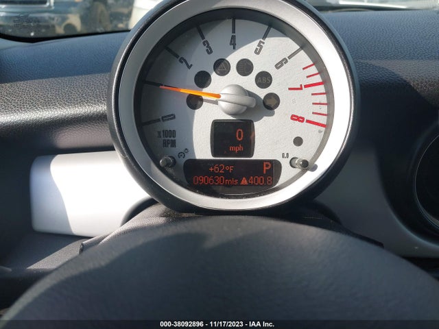 2010 MINI COOPER WMWMF3C59ATZ24863 Photo 6
