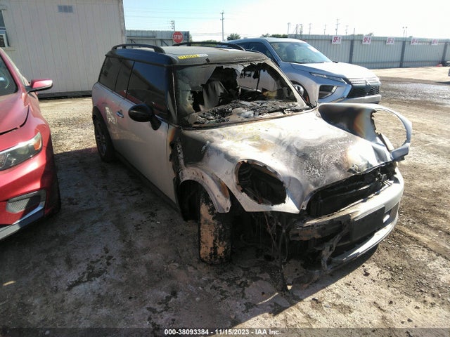 2012 MINI COOPER CLUBMAN WMWZF3C54CT188990 Photo 0