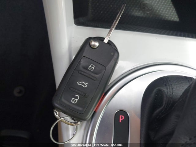 2018 VOLKSWAGEN BEETLE 2.0T SE/2.0T COAST/2.0T S VIN: 3VW5DAAT6JM517064
