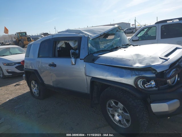 2008 TOYOTA FJ CRUISER VIN: JTEBU11F18K011932