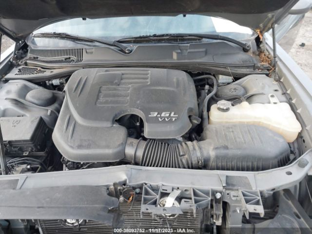 2C3CDZJG6KH557323 Dodge Challenger Gt