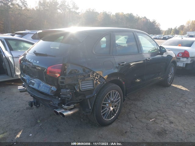 2017 PORSCHE CAYENNE WP1AB2A26HLA50145 Photo 3