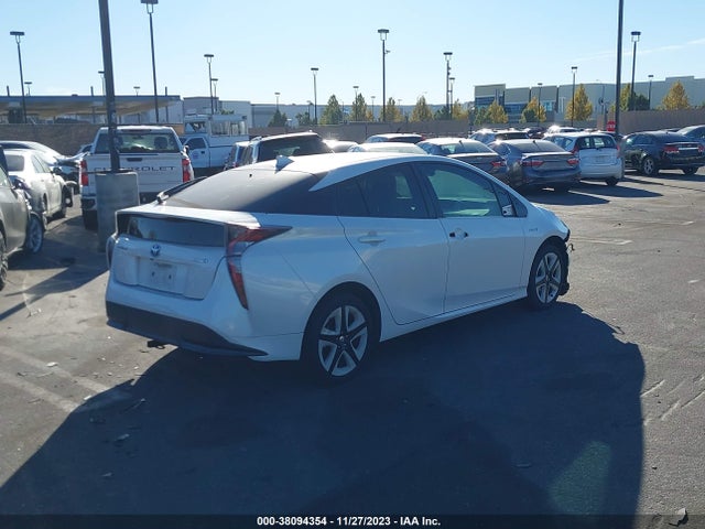 Toyota Prius Three Touring 2017 JTDKARFU4H3037809 Image 4