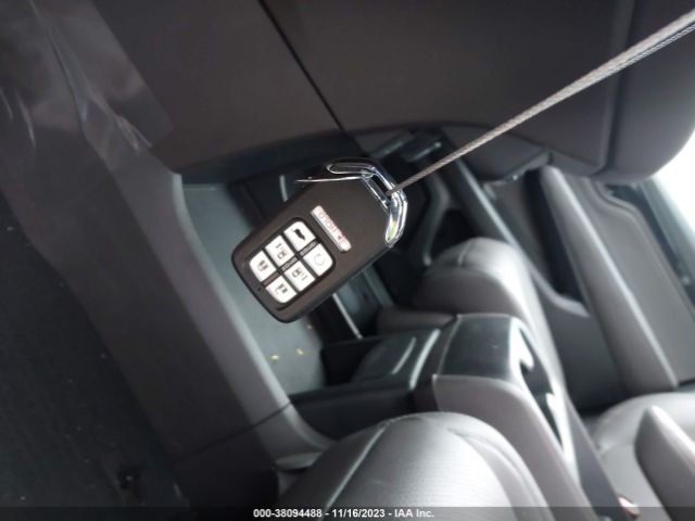 5FNRL6H9XKB114628 Honda Odyssey Elite