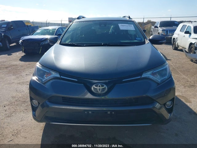 Toyota Rav4 Xle 2017 JTMWFREV9HD102466 Image 11