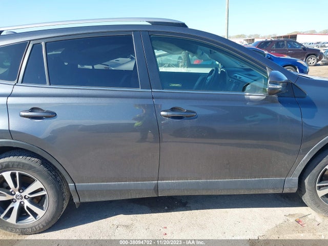 Toyota Rav4 Xle 2017 JTMWFREV9HD102466 Image 12