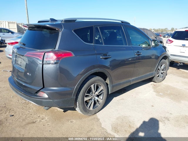 Toyota Rav4 Xle 2017 JTMWFREV9HD102466 Image 4