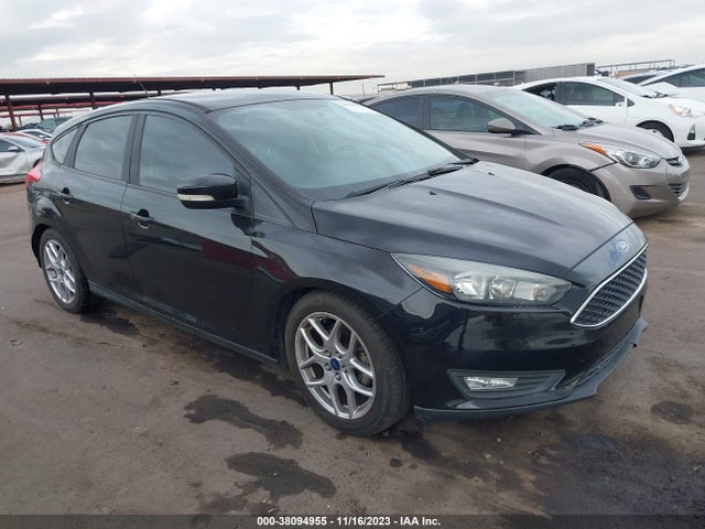 2015 FORD FOCUS SE VIN: 1FADP3K29FL375217