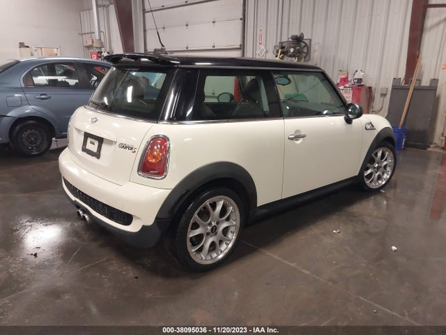 2008 MINI COOPER S WMWMF73598TT91432 Photo 3