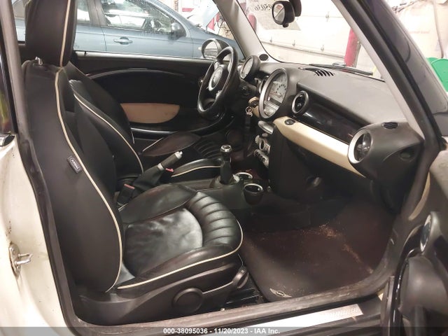 2008 MINI COOPER S WMWMF73598TT91432 Photo 4