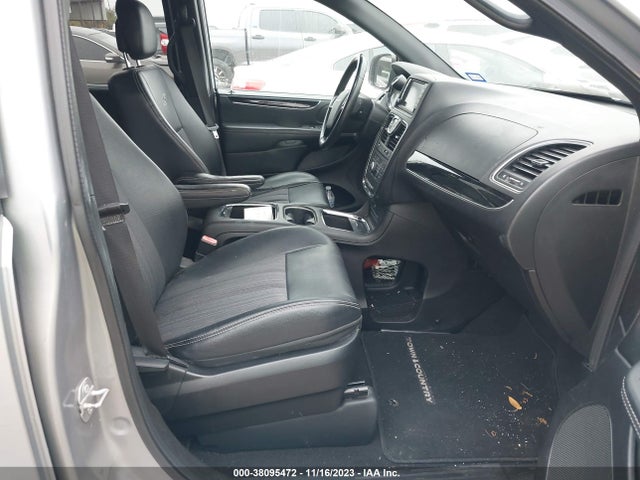 2C4RC1HG2FR520575 Chrysler Town & Country S