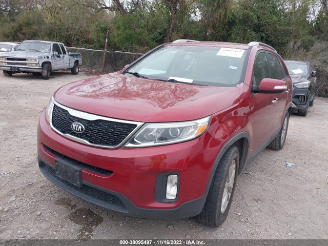 KIA SORENTO LX 2015 5XYKT4A69FG599767 Image 2