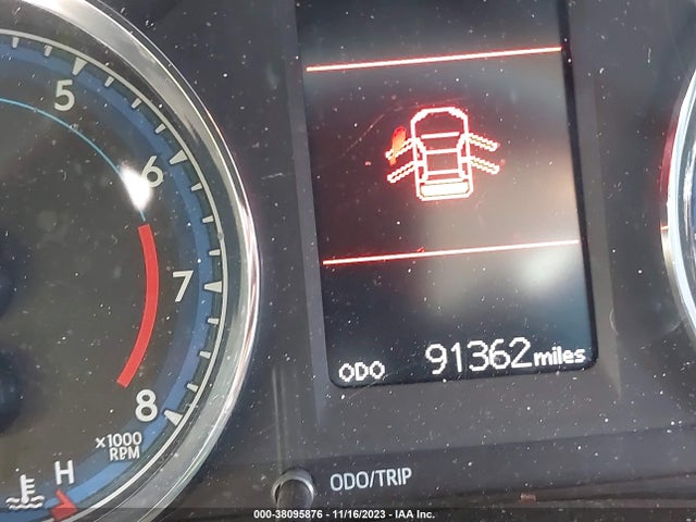 2018 TOYOTA COROLLA LE VIN: 2T1BURHE0JC983772